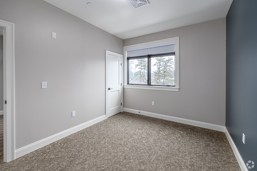 More Photos Of 920-924 Farmington Ave, West Hartford Apartments For Lease
