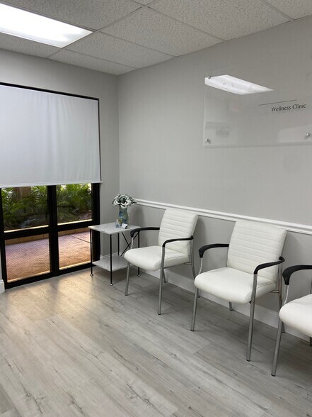 More Photos Of 2650 Bahia Vista St, Sarasota Medical For Sale