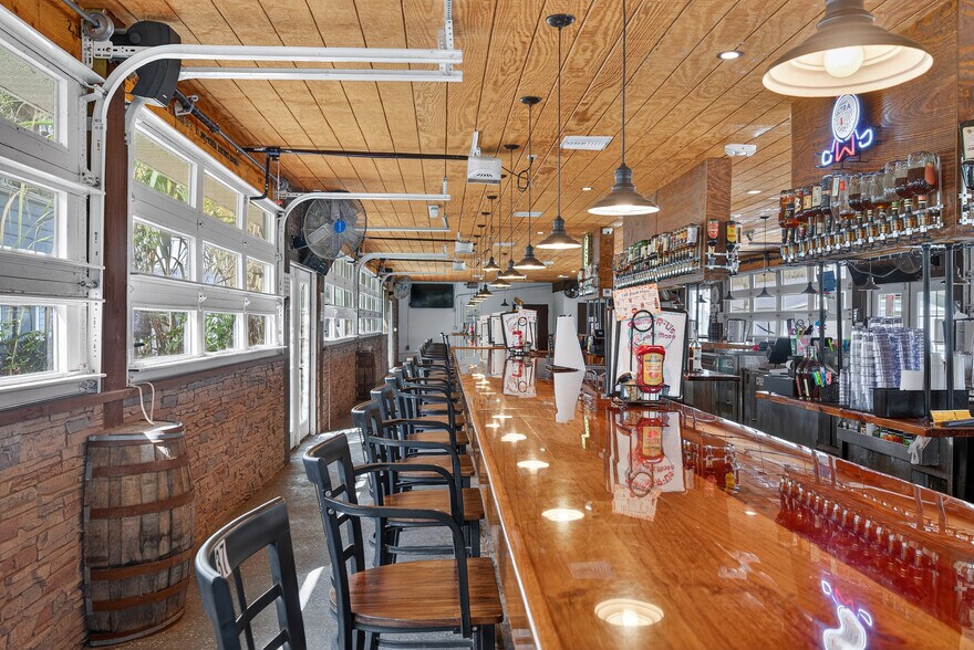More Photos Of 765 3rd Ave, Welaka Restaurant For Sale