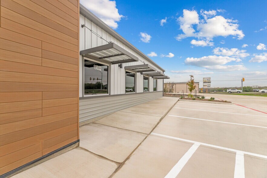 More Photos Of 10042 FM 1976, Universal City Unknown For Lease