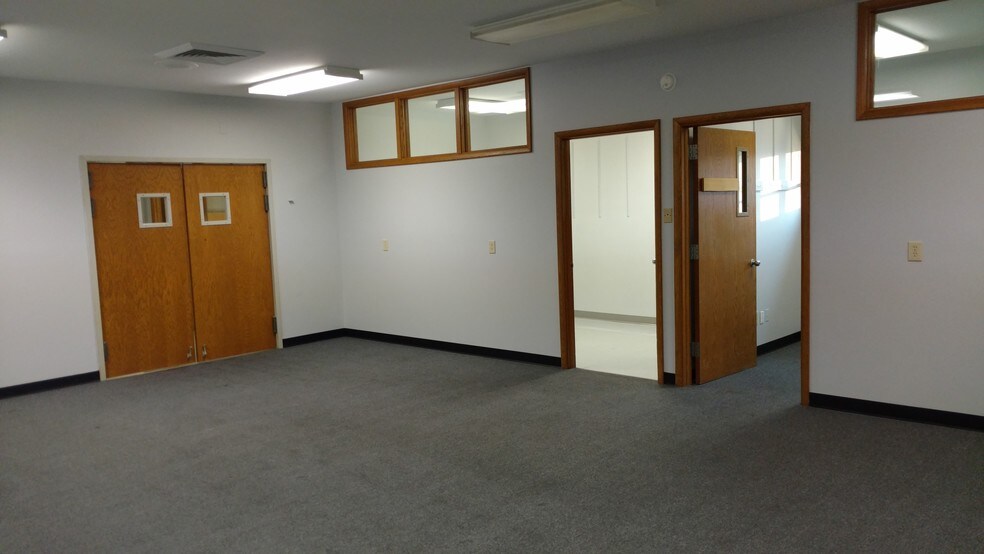 More Photos Of 2730 Washington Blvd, Belpre Medical For Lease