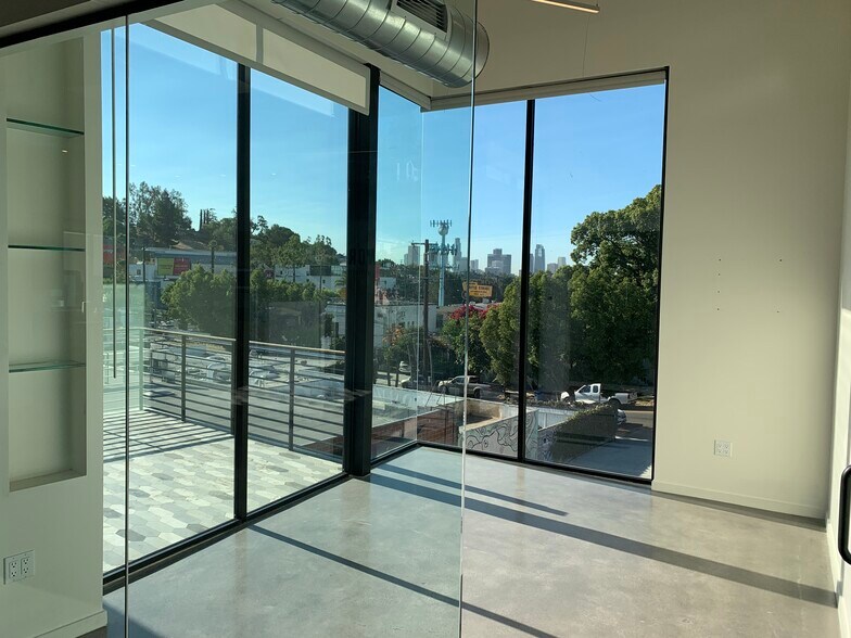 More Photos Of 2219 Aaron St, Los Angeles Loft Creative Space For Lease