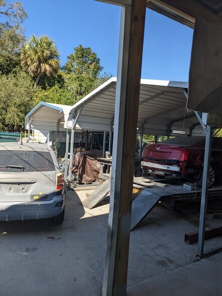 More Photos Of 2242 Fowler St, Fort Myers Service For Sale