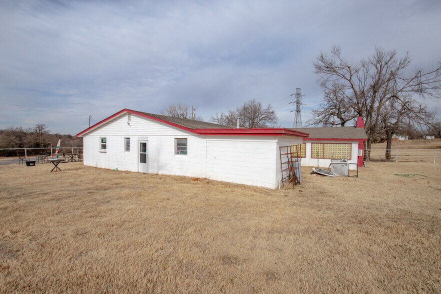 More Photos Of 8604 N Sooner Rd, Oklahoma City Restaurant For Sale