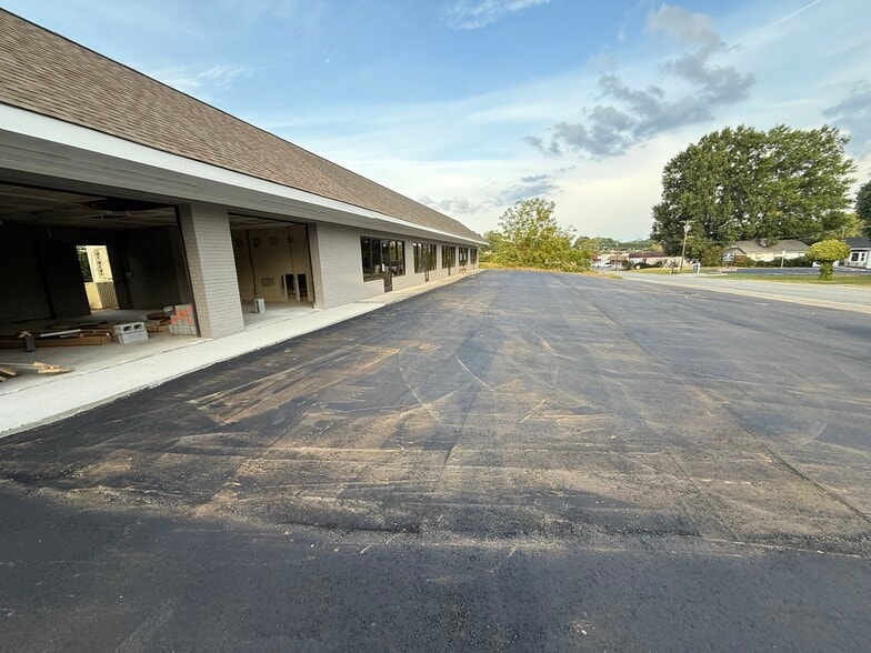 More Photos Of 320 E King St, King Unknown For Lease