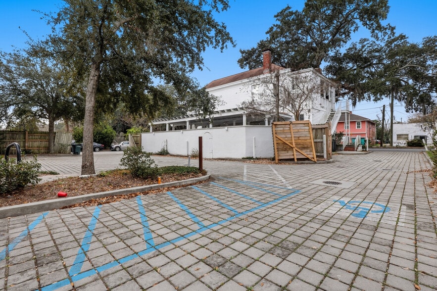 More Photos Of 422 W 43rd St, Savannah Storefront Retail Office For Sale