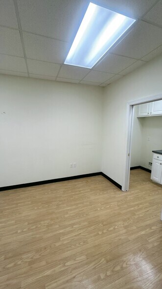 More Photos Of 100 Governors Trace, Fayetteville Office For Lease