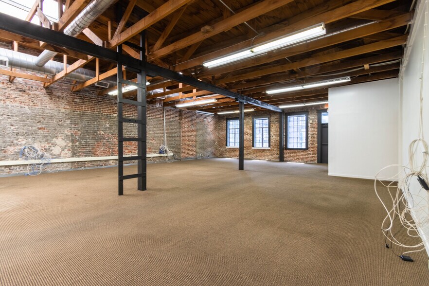 More Photos Of 638 4th St, San Francisco Freestanding For Lease