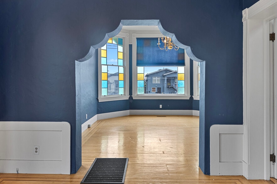 More Photos Of 2242 Washington Ave, San Leandro Office For Sale