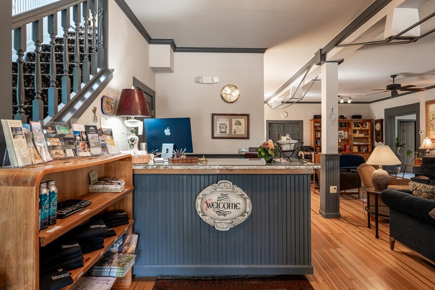 More Photos Of 129 Gothic Ave, Crested Butte Hotel For Sale