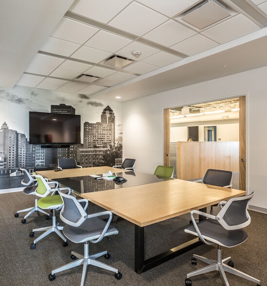 More Photos Of 615 3rd St, Des Moines Office For Sale