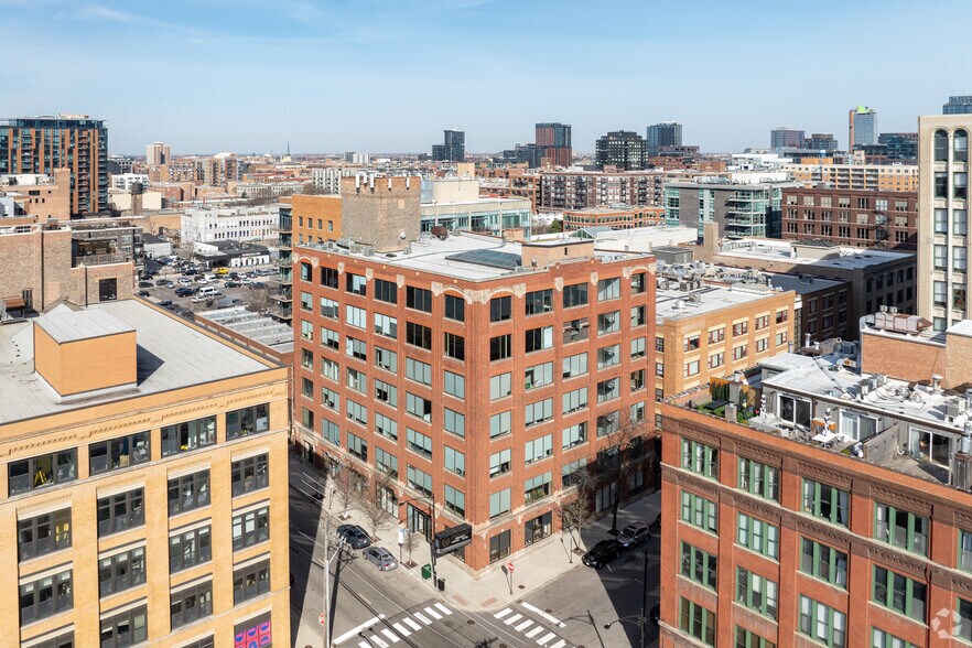 More Photos Of 910 W Van Buren St, Chicago Loft Creative Space For Lease
