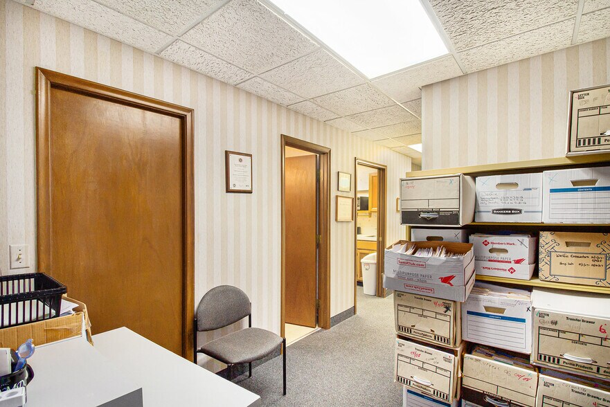 More Photos Of 1121-1127 Villa Linde Ct, Flint Medical For Sale