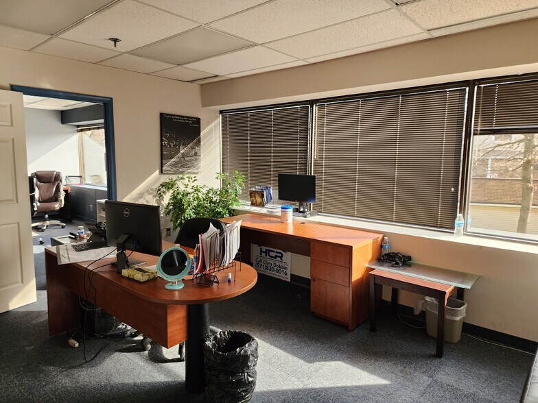More Photos Of 8618 Westwood Center Dr, Vienna Office For Sale