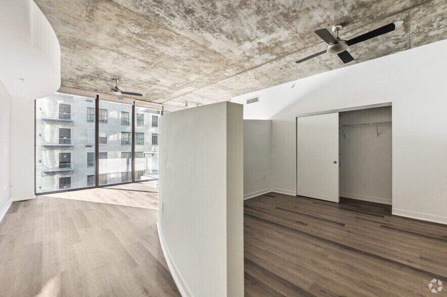 More Photos Of 801 S Hope St, Los Angeles Apartments For Lease