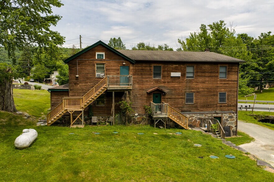 More Photos Of 696 PA-590, Lackawaxen Multifamily For Sale