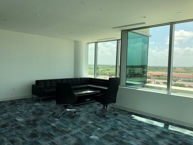 More Photos Of 9999 Bellaire Blvd, Houston Medical For Sale