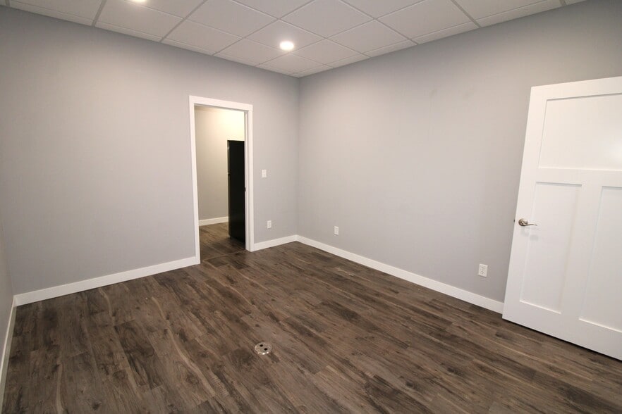 More Photos Of 116 1st St SW, Minot Medical For Lease