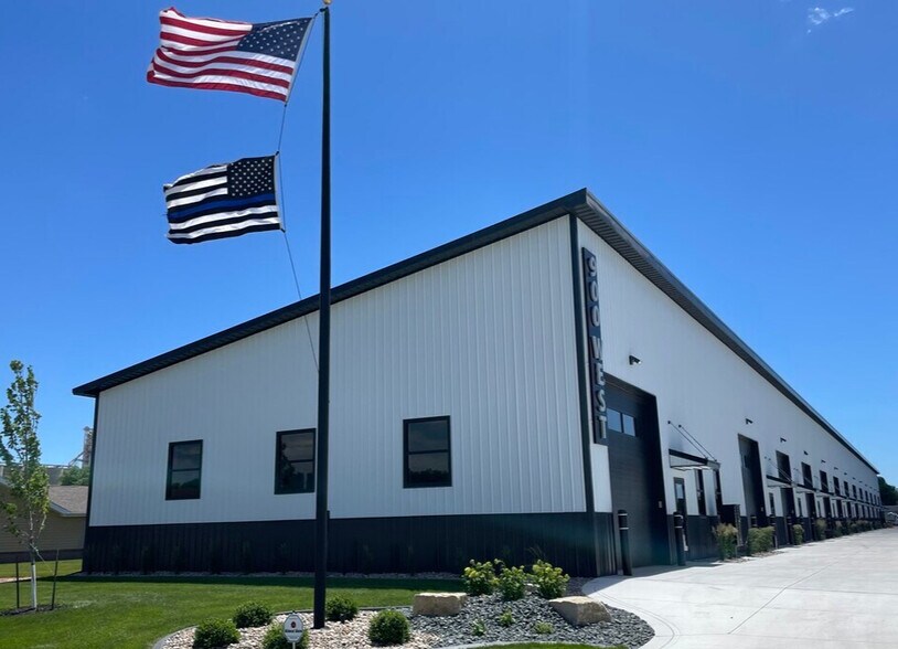 Primary Photo Of 900 W 25th St, South Sioux City Warehouse For Lease