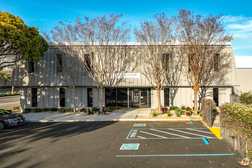 More Photos Of 2300 Polvorosa Ave, San Leandro Warehouse For Lease