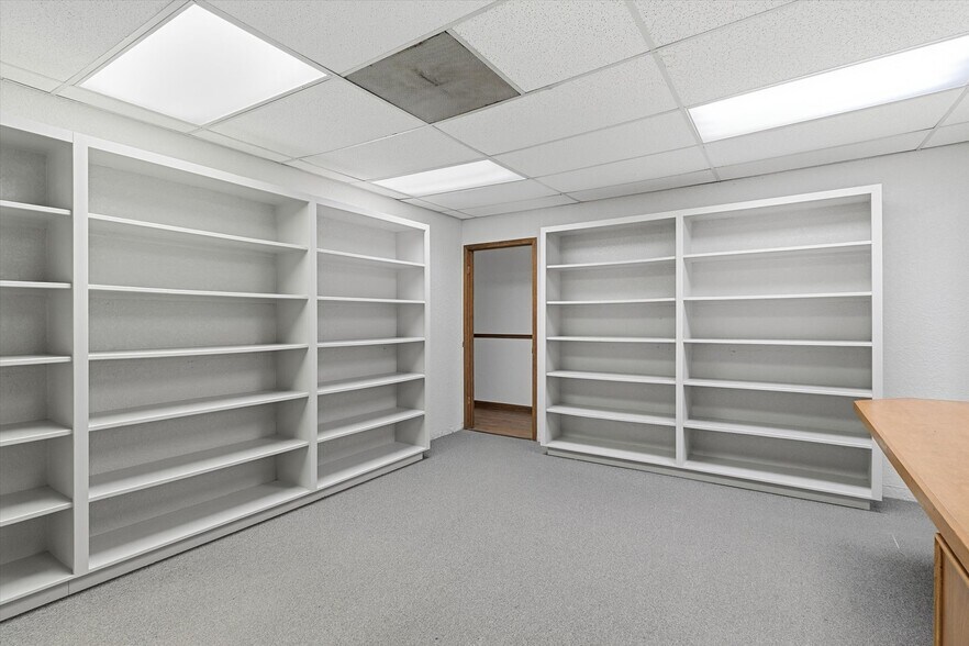 More Photos Of 321 Cheatham St, San Marcos Office For Sale