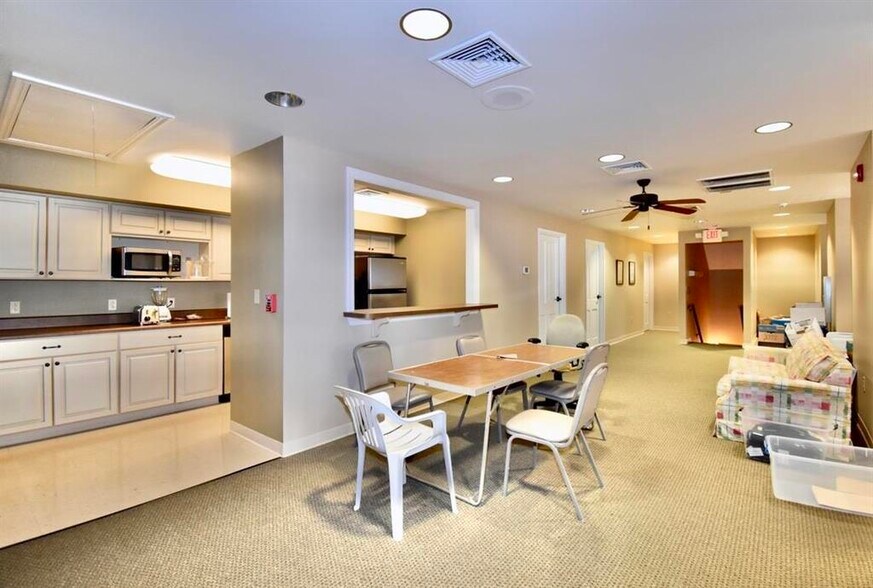 More Photos Of 209 Oil Well Rd, Jackson Healthcare For Lease