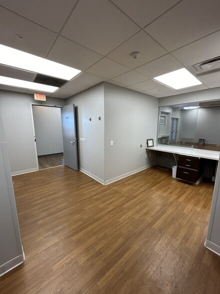More Photos Of 23600 Commerce Park, Beachwood Medical For Lease