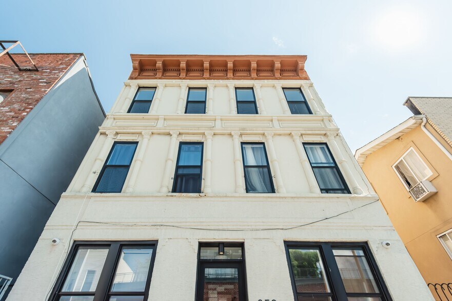 More Photos Of 352 Palmetto St, Brooklyn Multifamily For Sale