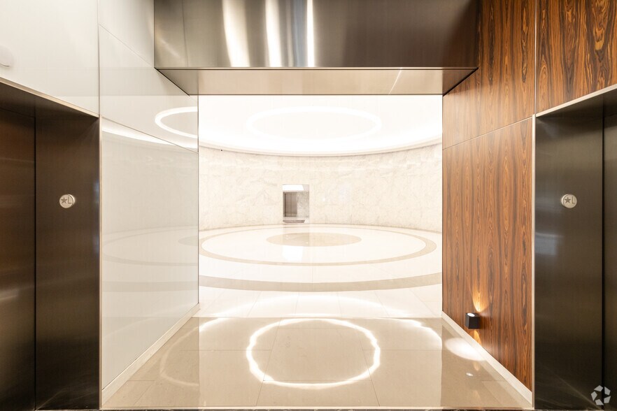 More Photos Of 2 S Biscayne Blvd, Miami Office Residential For Lease