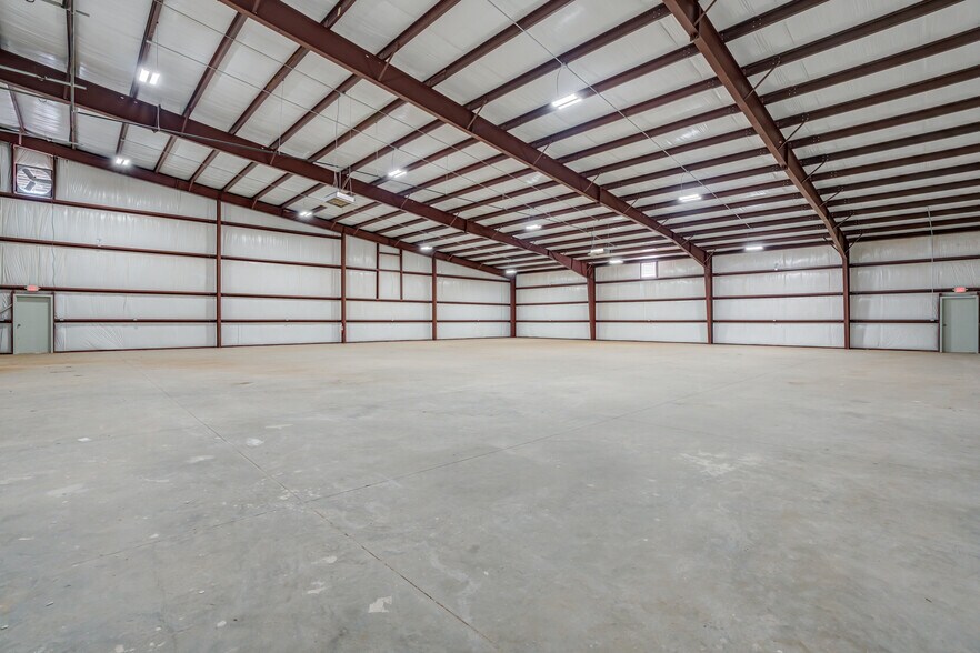 More Photos Of 3814 County Road 1350, Lubbock Distribution For Sale
