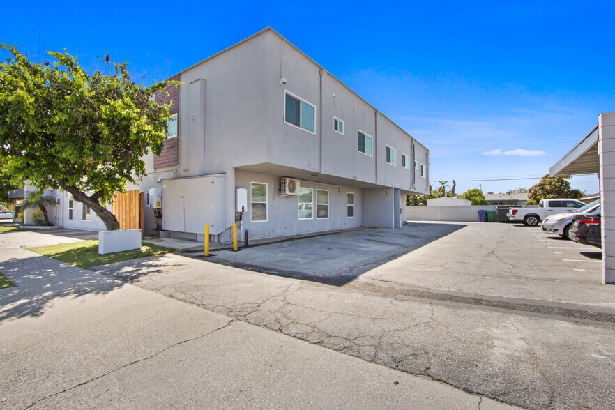 More Photos Of 4707 Rosemead Blvd, Pico Rivera Apartments For Sale