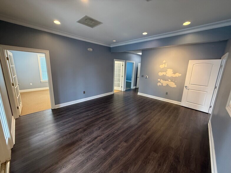 More Photos Of 10965 Winds Crossing Dr, Charlotte Medical For Sale