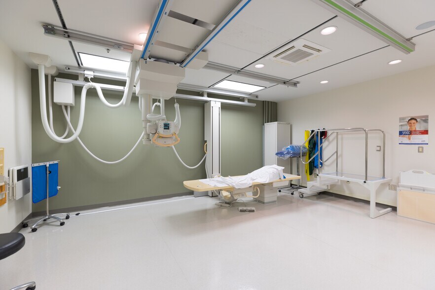 More Photos Of 945 Tower Dr, Waterloo Medical For Lease