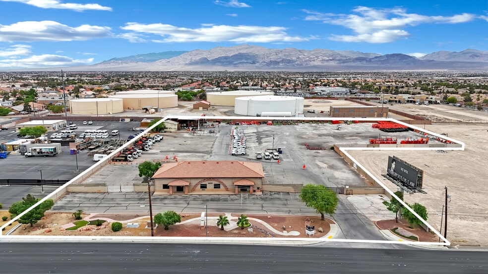 More Photos Of 2222 W Cheyenne Ave, North Las Vegas Freestanding For Lease