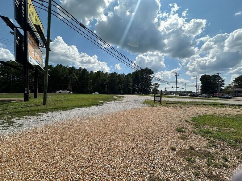 More Photos Of 106 Avenue of Patriots St, Starkville Restaurant For Sale