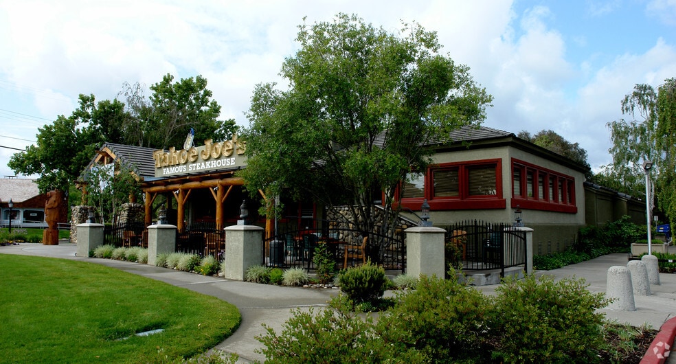 More Photos Of 999 Contra Costa Blvd, Pleasant Hill Restaurant For Lease