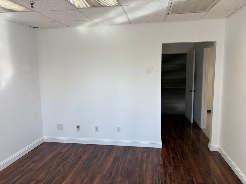 More Photos Of 1818 Peacock Blvd, Oceanside Light Manufacturing For Lease