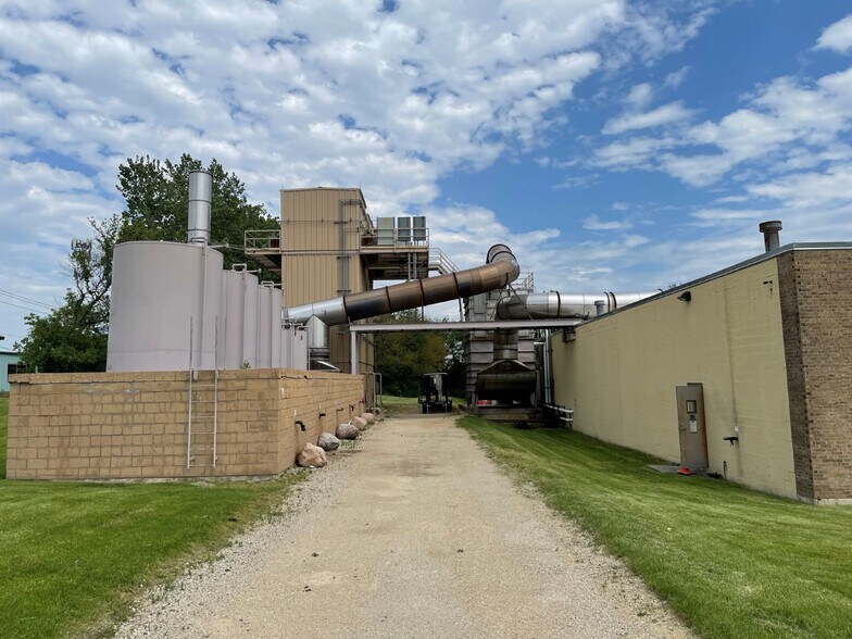 More Photos Of 2500 Production Dr, St Charles Manufacturing For Lease