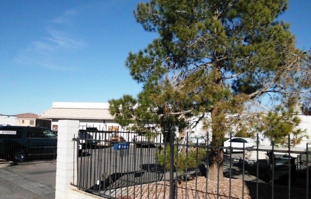 More Photos Of 648 Joey Ln, Henderson Manufacturing For Lease