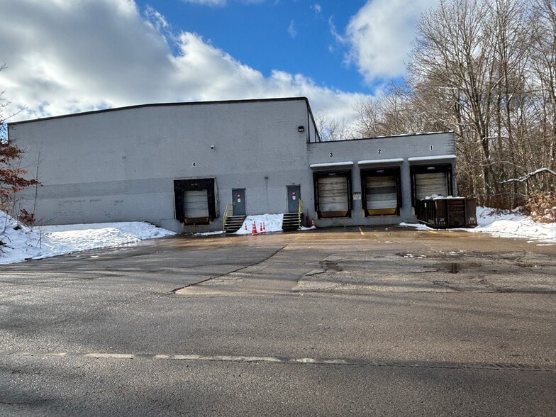 More Photos Of 157 Westview Dr, Meadville Warehouse For Lease