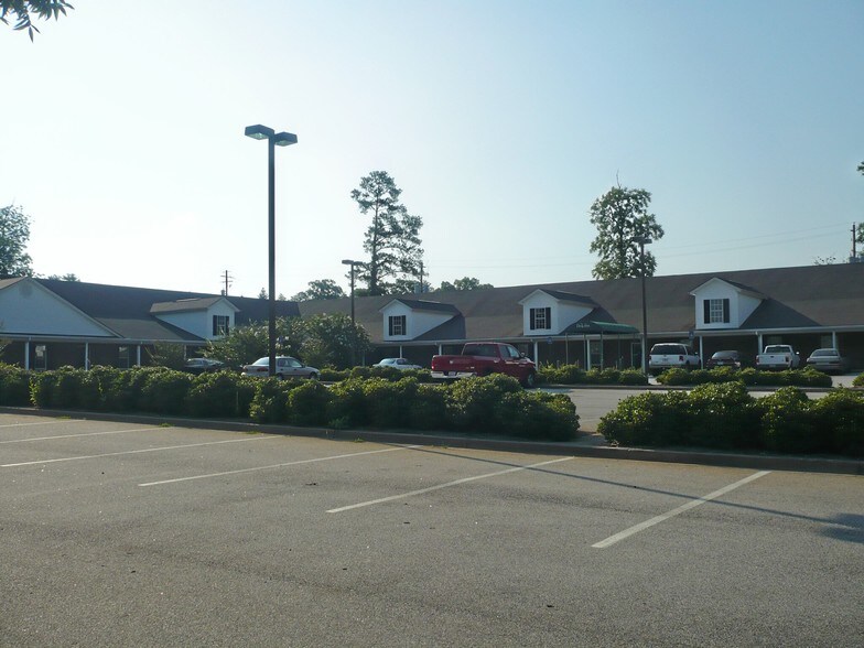 More Photos Of 794 McDonough Rd, Jackson Office For Lease