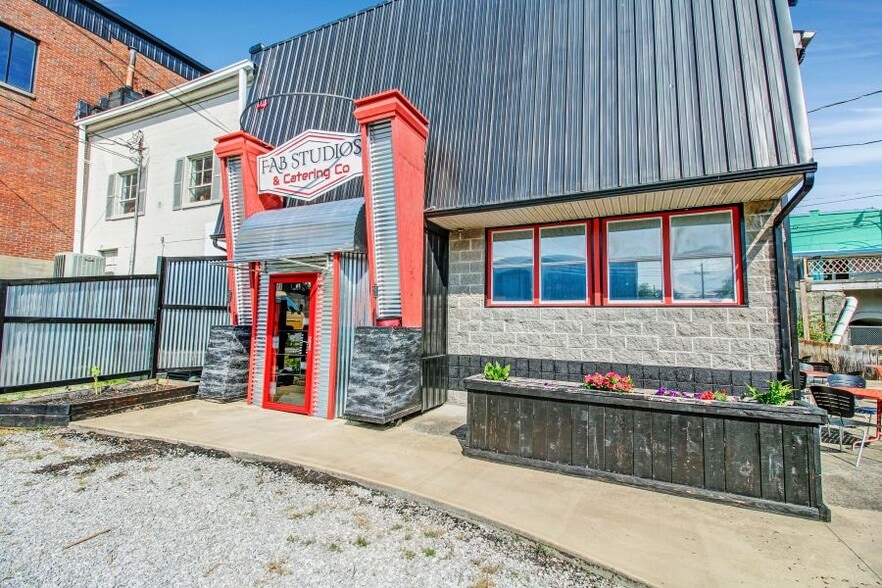 More Photos Of 205 N Race St, Glasgow Storefront Retail Office For Sale