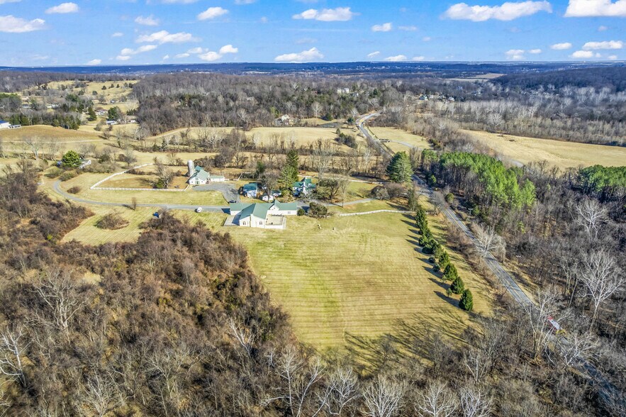 More Photos Of 23130 Briar Patch Ln, Middleburg Hospitality For Sale