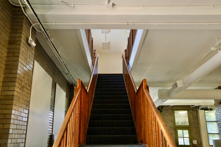 More Photos Of 3201 Curtis St, Denver Office For Sale