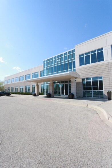 More Photos Of 1025 Red Oak Ln, Lindenhurst Medical For Lease