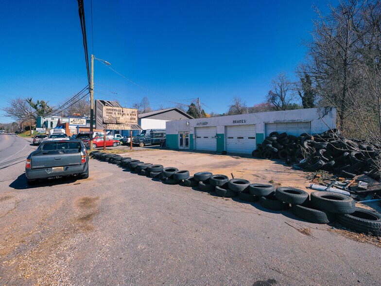 More Photos Of 887 Riverside Dr, Woodfin Auto Repair For Sale