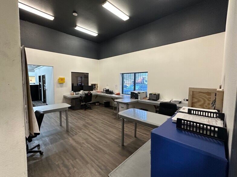 More Photos Of 2222 W Cheyenne Ave, North Las Vegas Freestanding For Lease