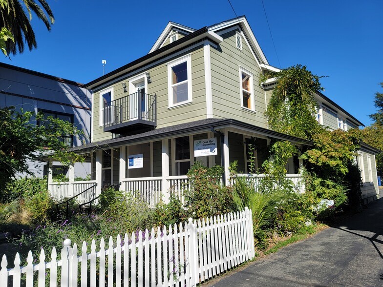 More Photos Of 230 Center St, Healdsburg Office For Lease