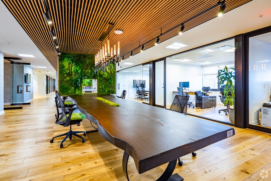 More Photos Of 600 Cleveland St, Clearwater Office For Lease