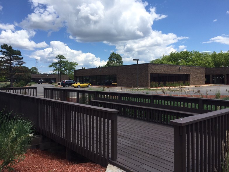 More Photos Of 415 W Golf Rd, Arlington Heights Medical For Lease